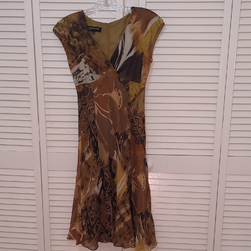 Classic Style Jones New York Pattern Dress